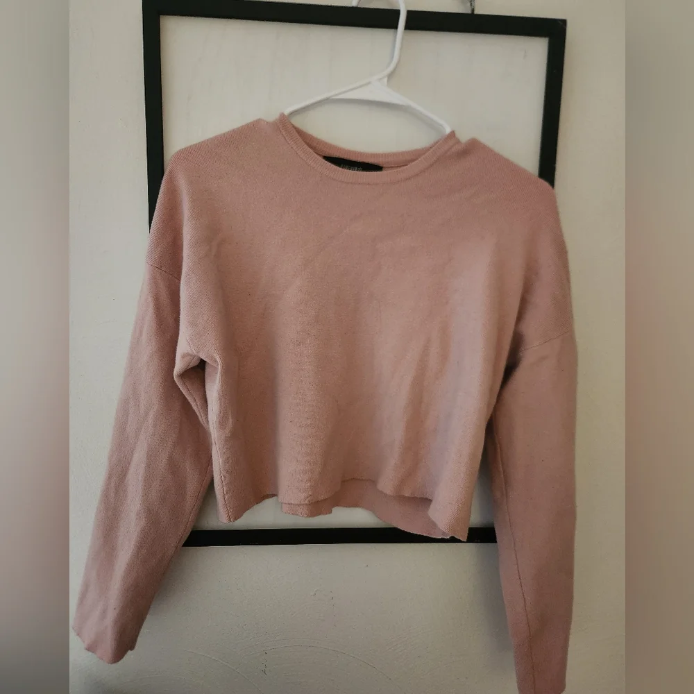 Sweater - Picture 1 of 3